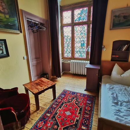 Hummel Hostel - Historische Stadtvilla Mit Garten ワイマール エクステリア 写真