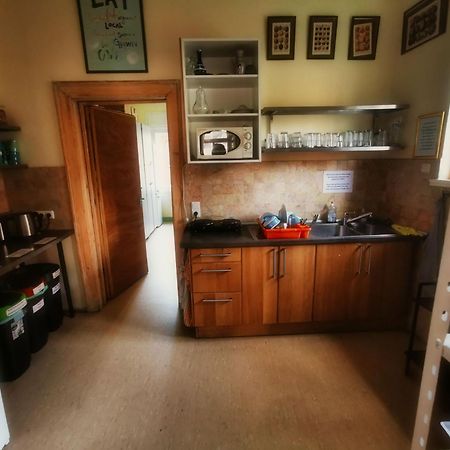 Hummel Hostel - Historische Stadtvilla Mit Garten ワイマール エクステリア 写真
