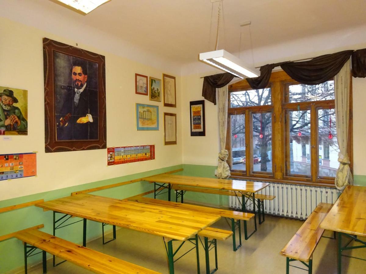 Hummel Hostel - Historische Stadtvilla Mit Garten ワイマール エクステリア 写真